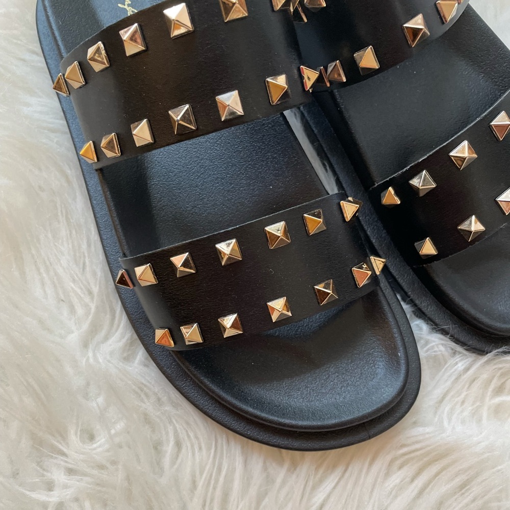 Black Double Strap Spiked Footbed Sandals - Picture 4 of 10